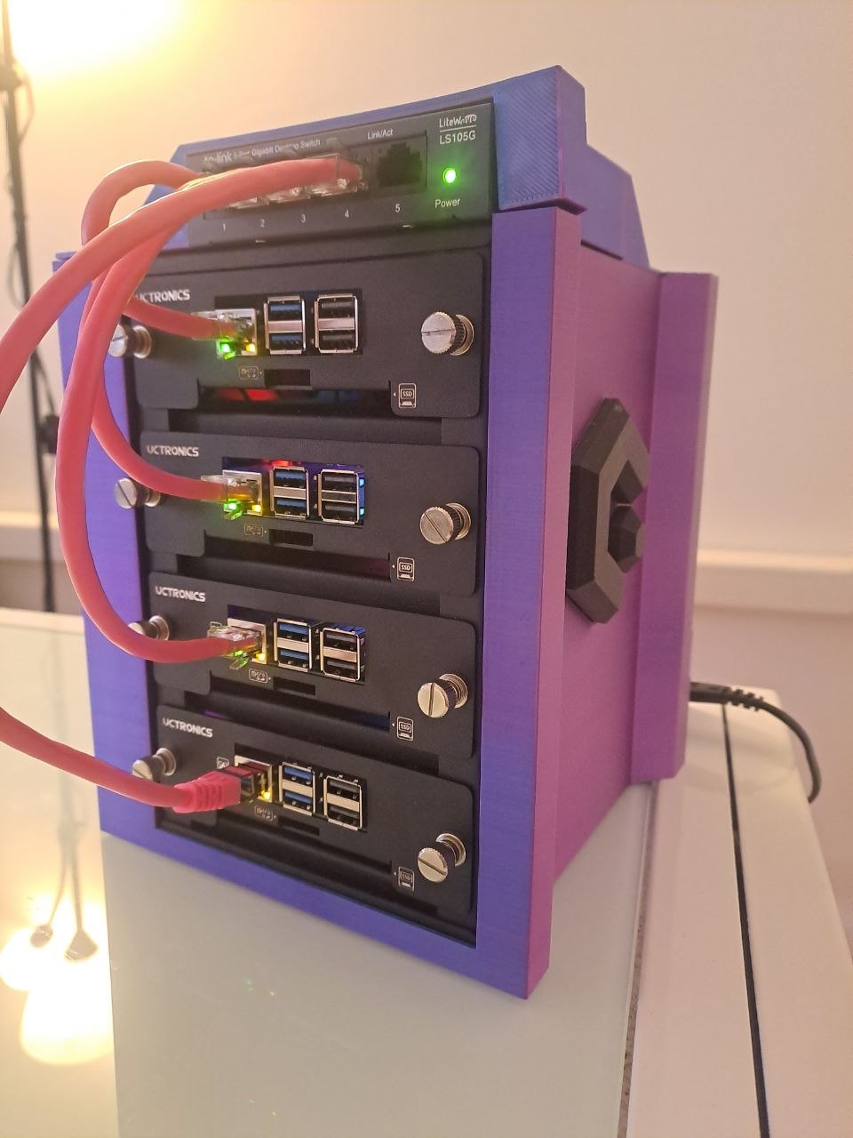 Decimino, the Dualistic minicluster mascotte